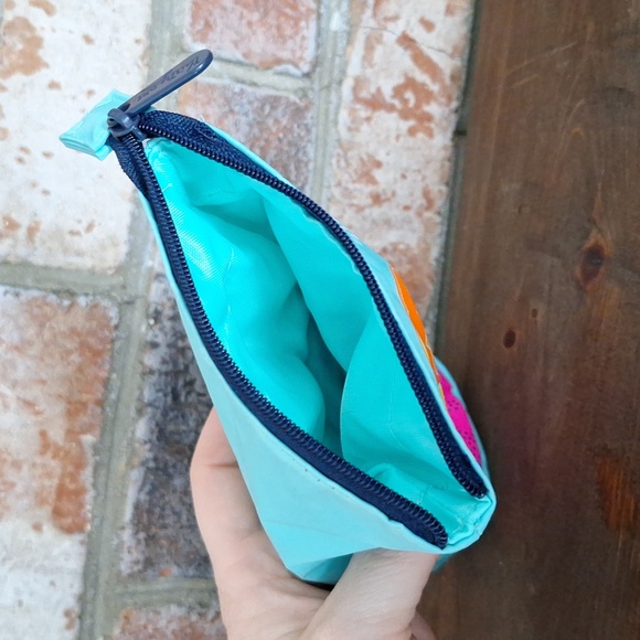 New! Thirty-one Mermaid Treasure Hide & Peek Pouch - Picture 6 of 6